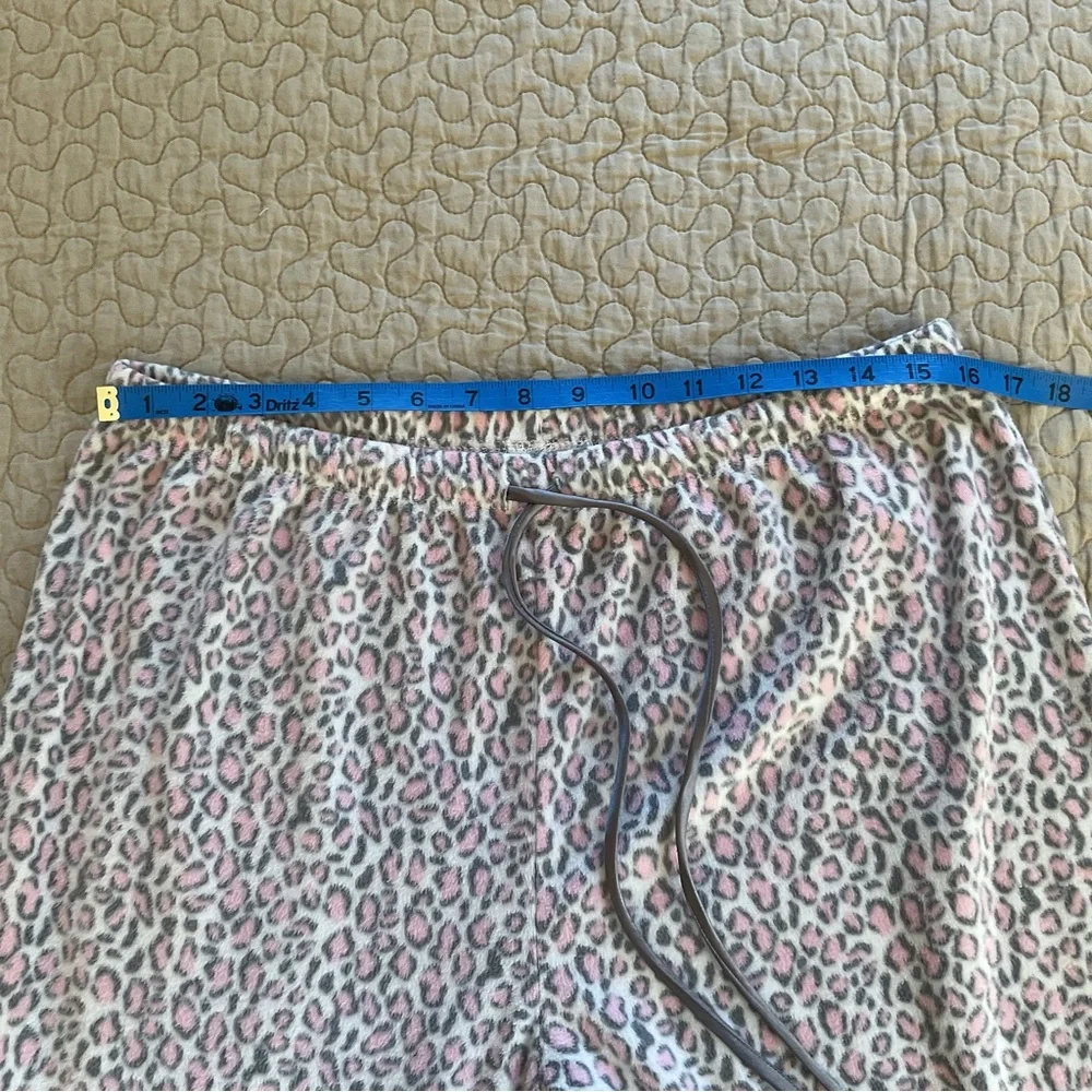 Aria Collection Light Pink, Gray & White Animal Print Fleece 2pc Pajama Set - Picture 8 of 10